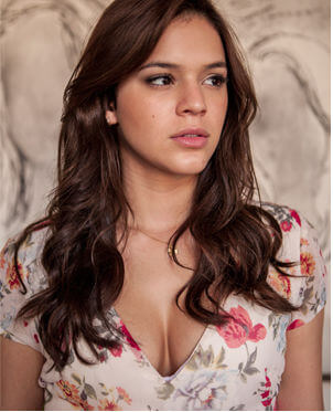 Novela “Em Família”: mãe de Laerte acha que filha de Helena é sua neta