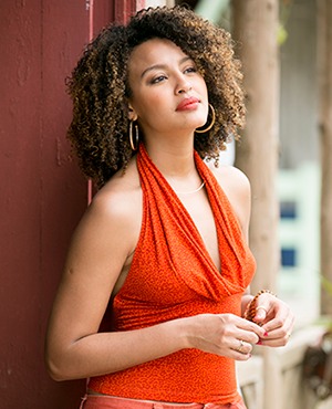 Novela “Babilônia”: Tadeu encontra Paula com Bento