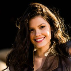 Novela “Tempo de Amar”: Maria Vitória avisa a Inácio que voltará para o Brasil